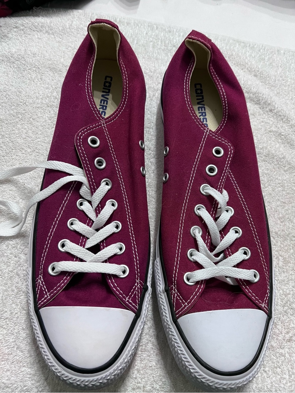 Converse Chuck Taylor All Star OX Men’s 12 Women’s 14 Burgundy Maroon Unisex